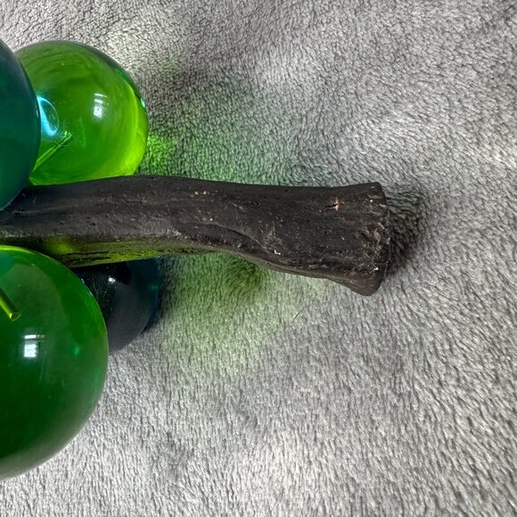 Vintage‎ Lucite Glass Grape Cluster Green Blue MCM Decor 9" Petrified Wood Stem - Picture 11 of 13